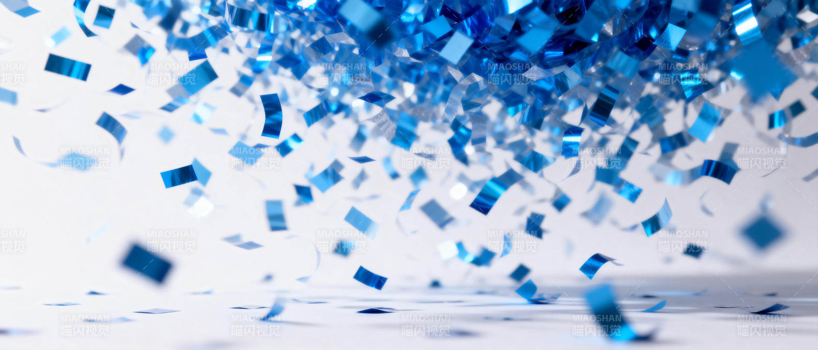 蓝色纸屑飘落图片