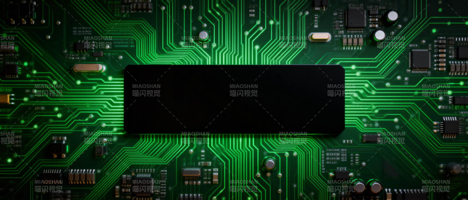 电路板上的芯片特写图片