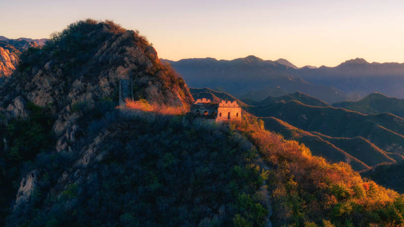 长城夕照山峦图片