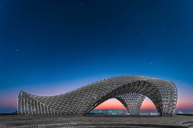 星空下的未来建筑  滴水湖图片