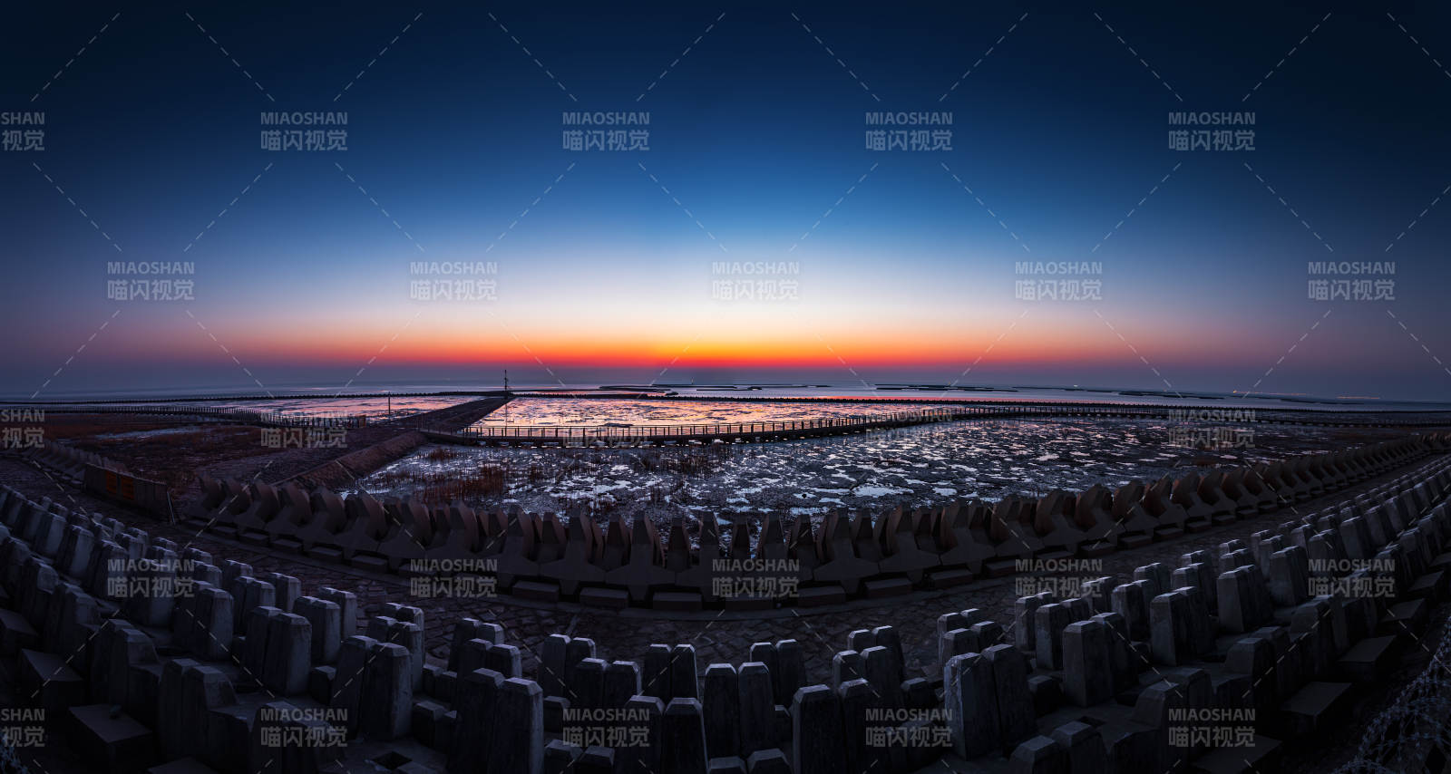 日落海港全景  滴水湖图片