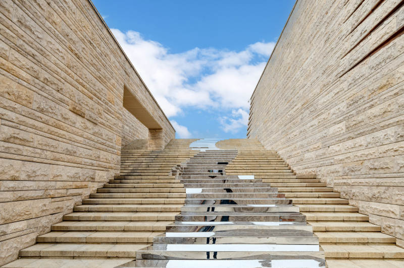 阶梯通向天空图片