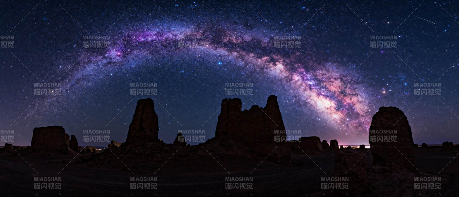 银河拱桥夜景图片