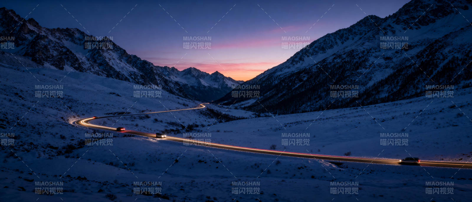 雪域黄昏公路图片