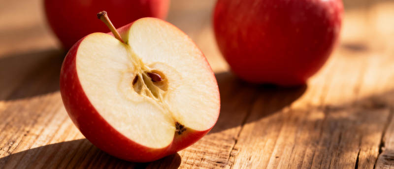 红苹果切面特写图片