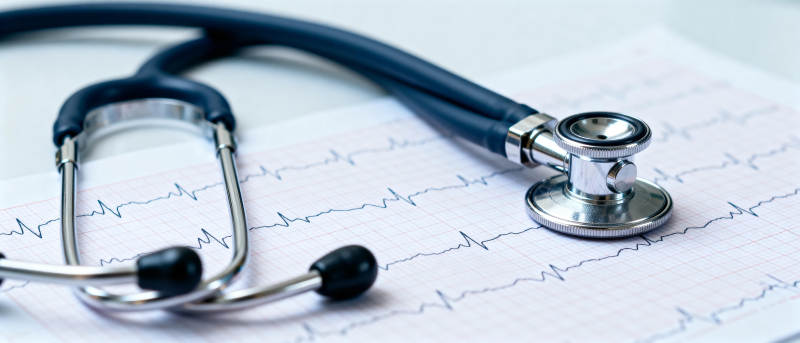 听诊器与心电图图片