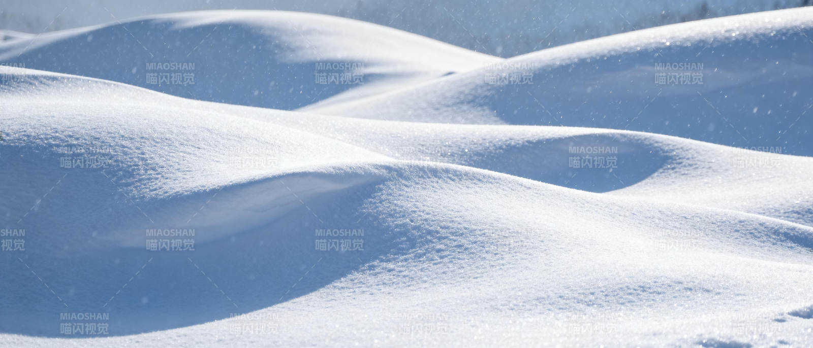 雪原起伏图片