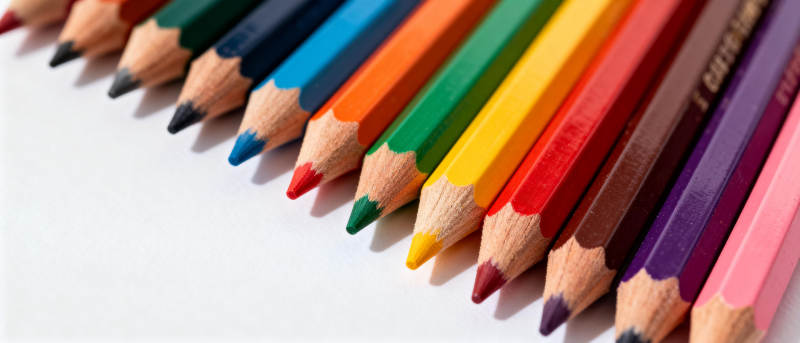 彩色铅笔排列图片