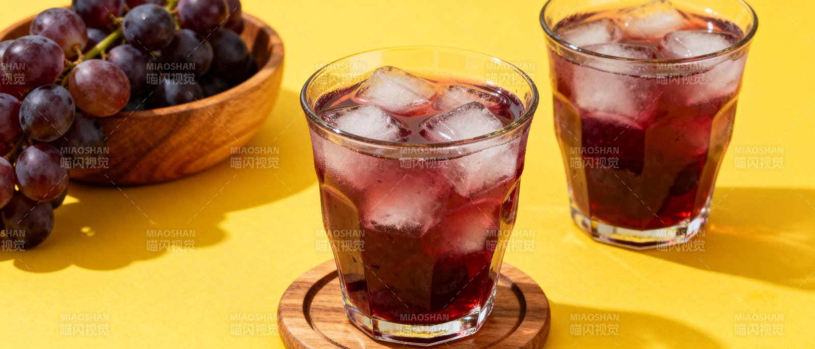 冰镇葡萄饮品图片