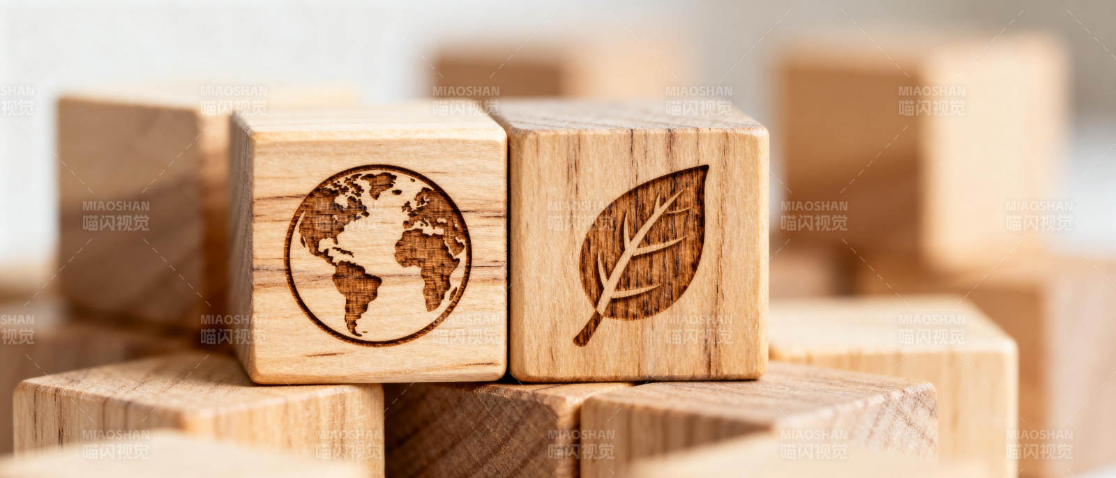 绿色地球木块图片