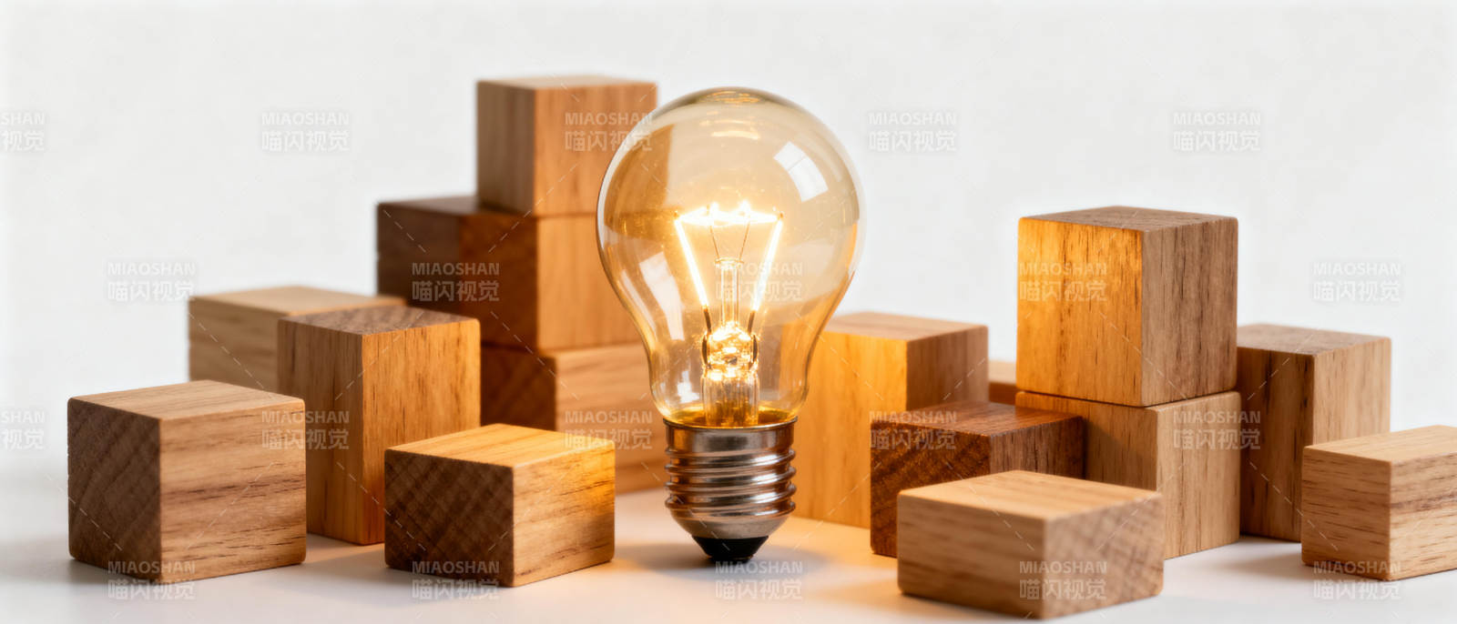 创意点亮未来图片