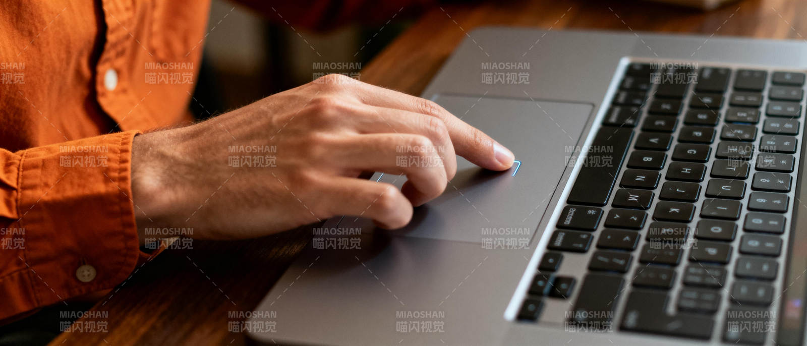 手触笔记本触控板图片