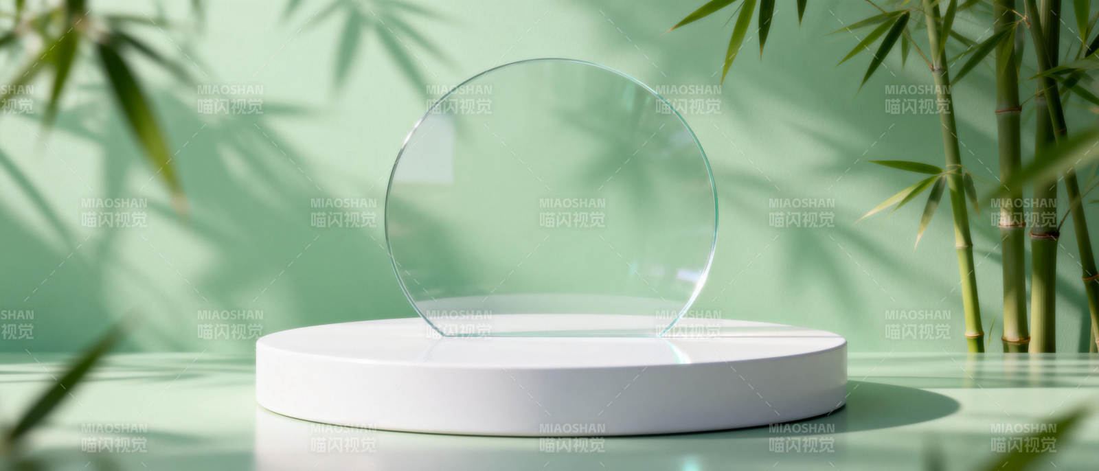 绿意盎然的展示台图片