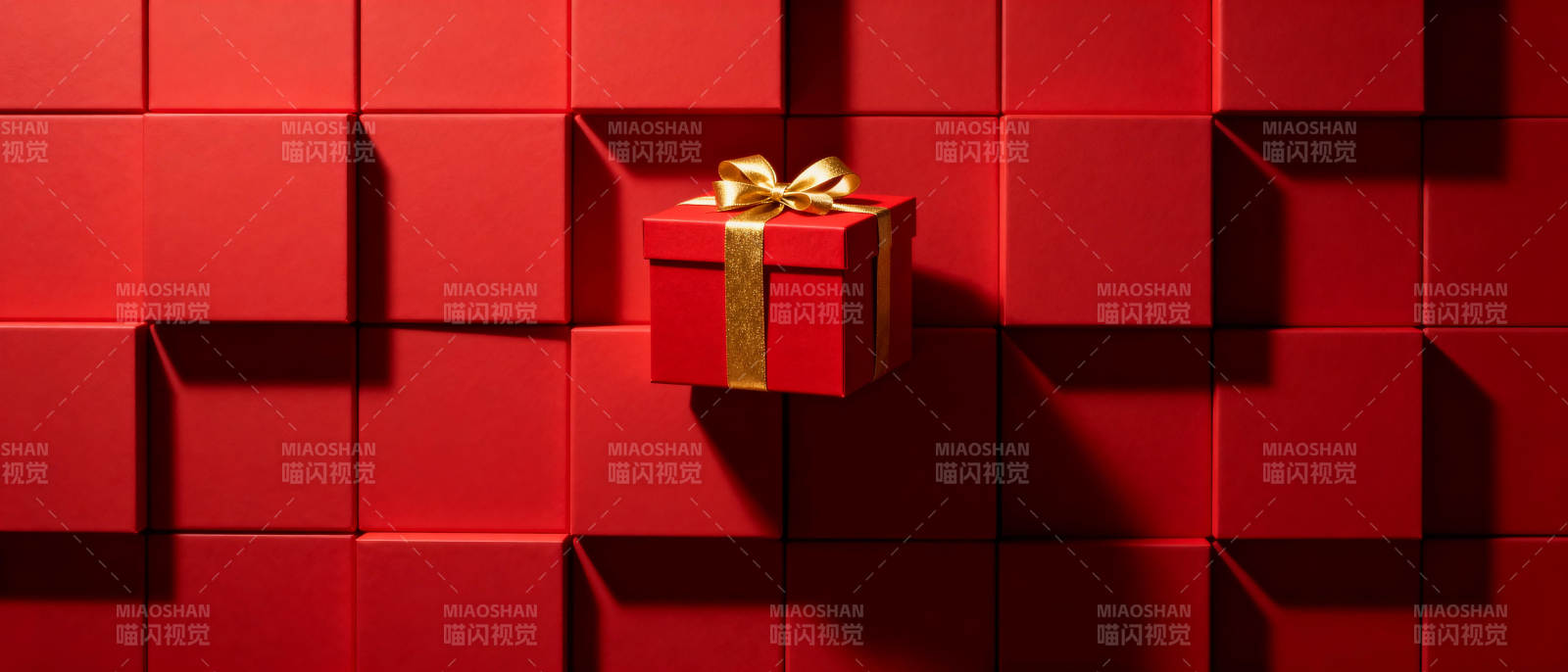 红色礼盒 金色丝带图片