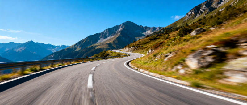 山间公路风光图片