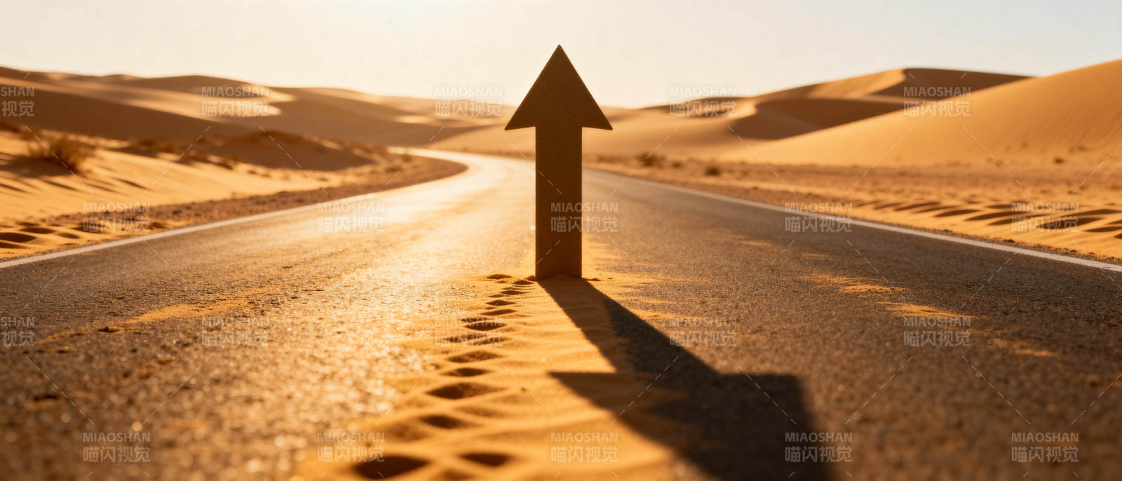 沙漠之路 箭指远方图片