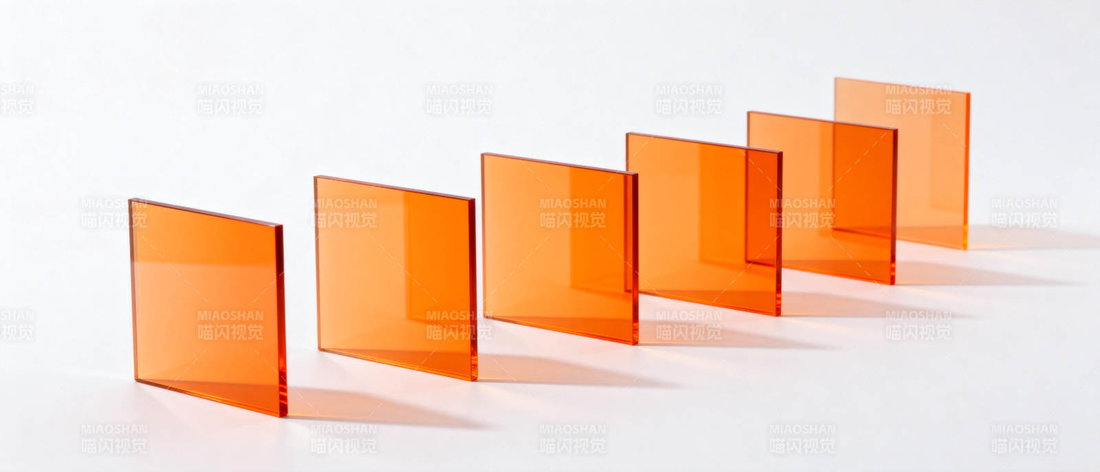 橙色透明板排列图片