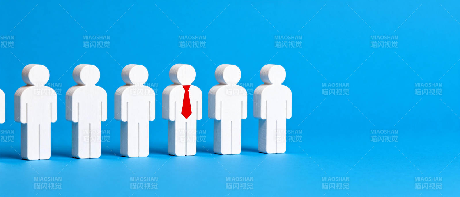 脱颖而出的领袖图片