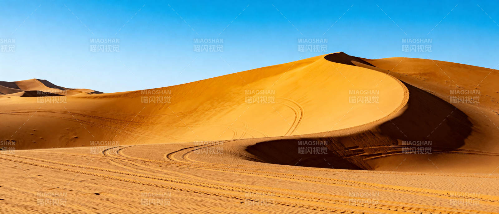 沙漠沙丘美景图片