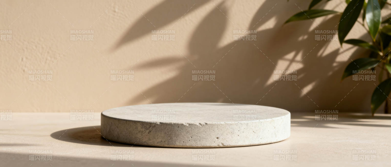 光影下的石台图片