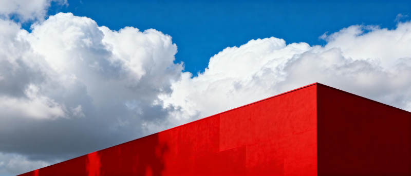 红墙蓝天白云图片