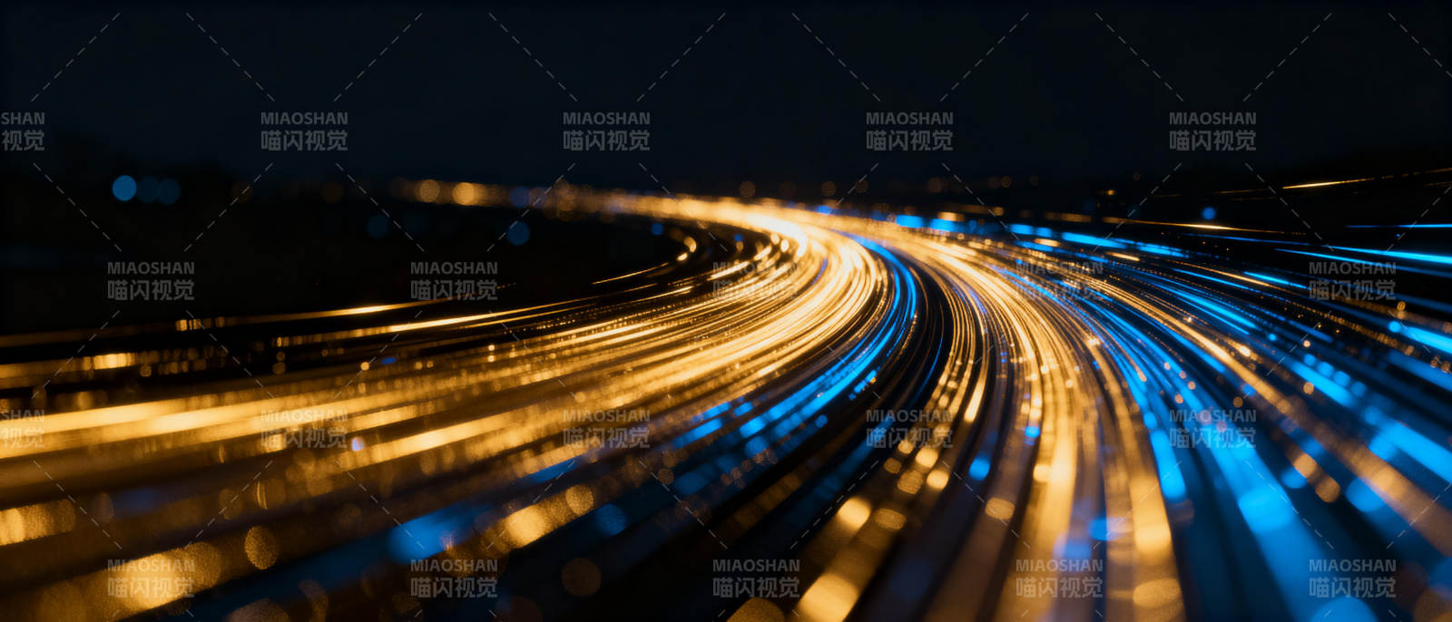 光轨夜行图片