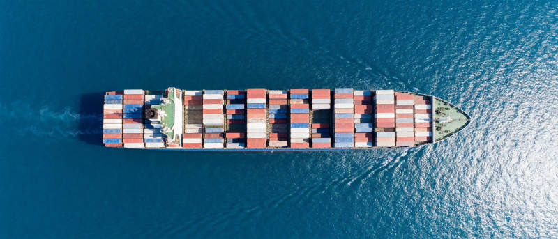 集装箱船航拍图图片