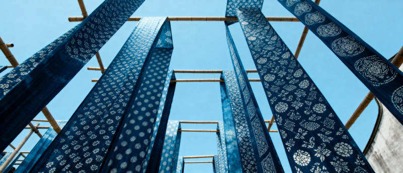 蓝染布艺艺术装置图片