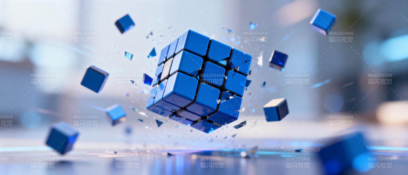 蓝色魔方破碎瞬间图片