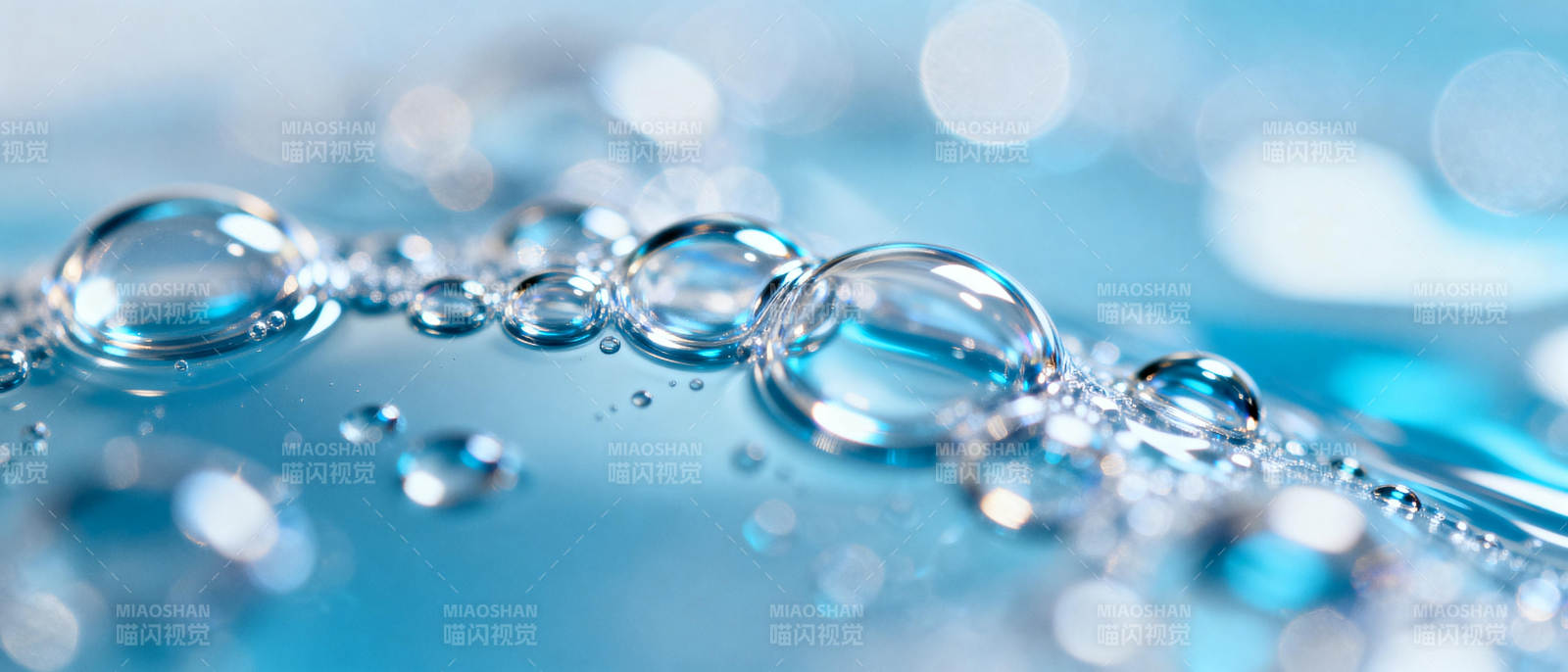 晶莹水珠特写图片