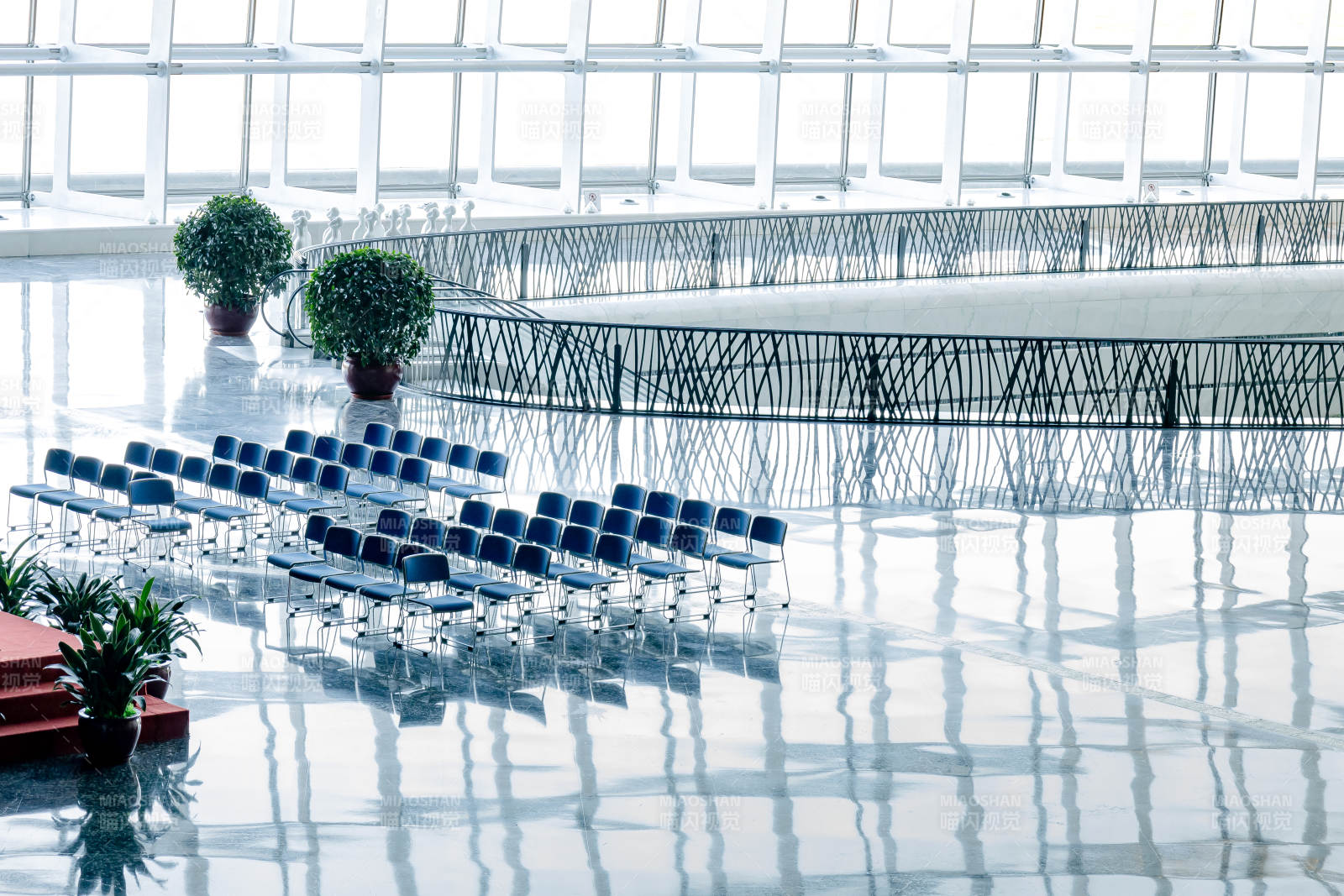 现代大厅静谧空旷 国家大剧院图片