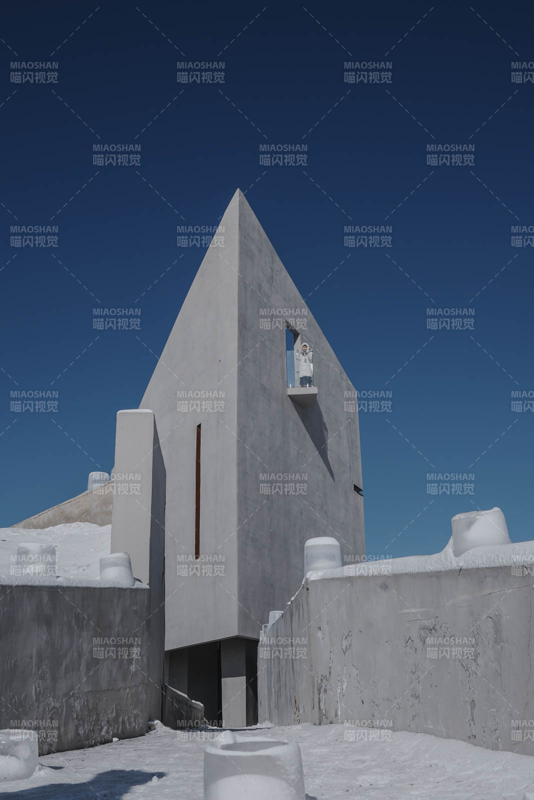 涝利孤独的海牧羊人灯塔图片