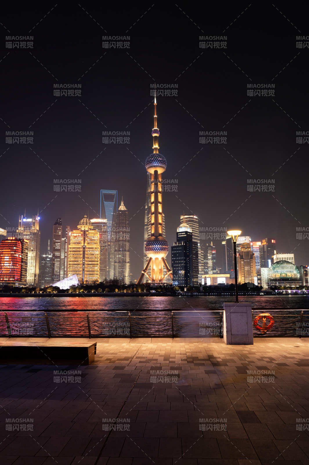 上海夜景璀璨图片