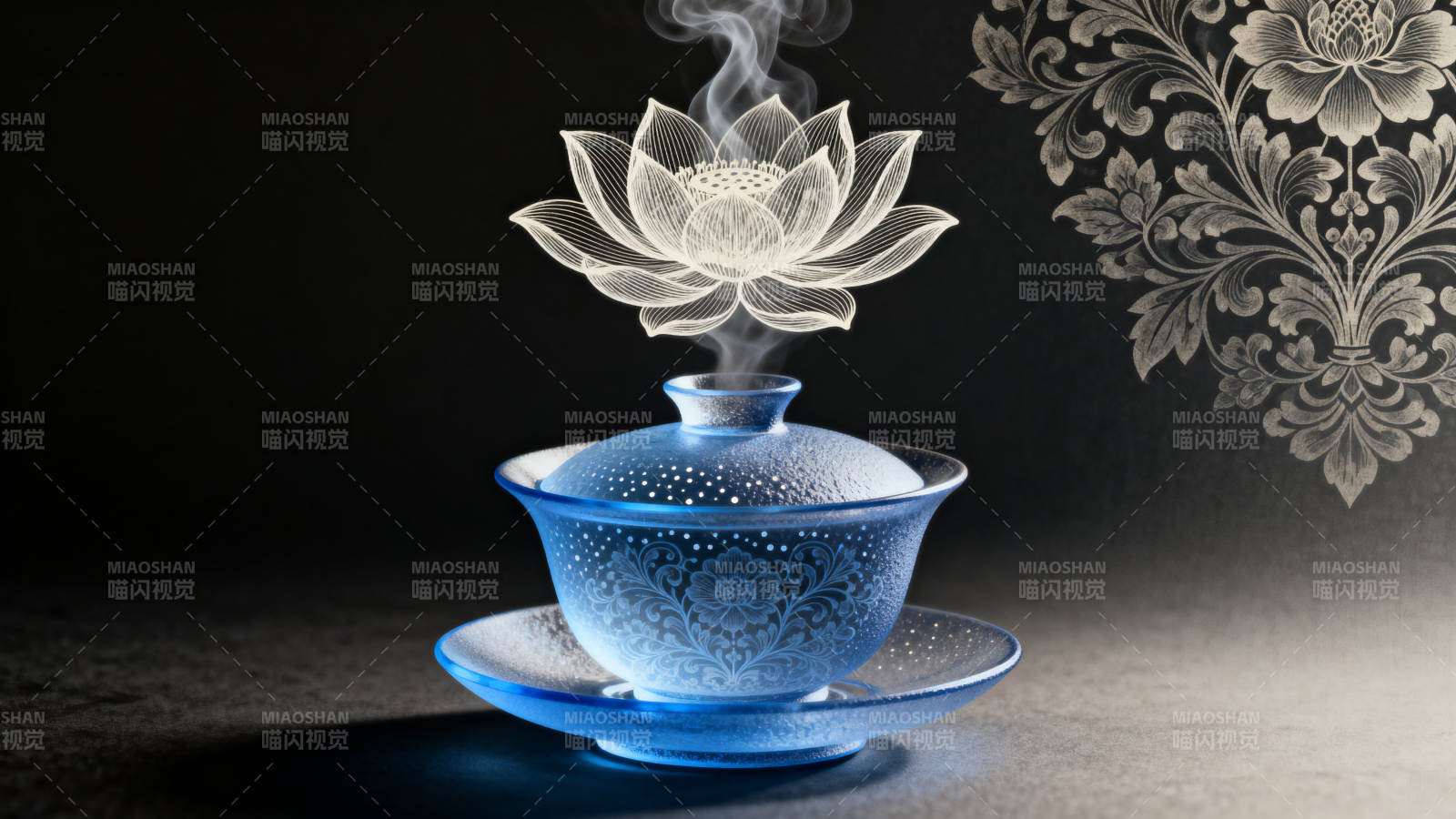 蓝色茶杯与莲花图案图片