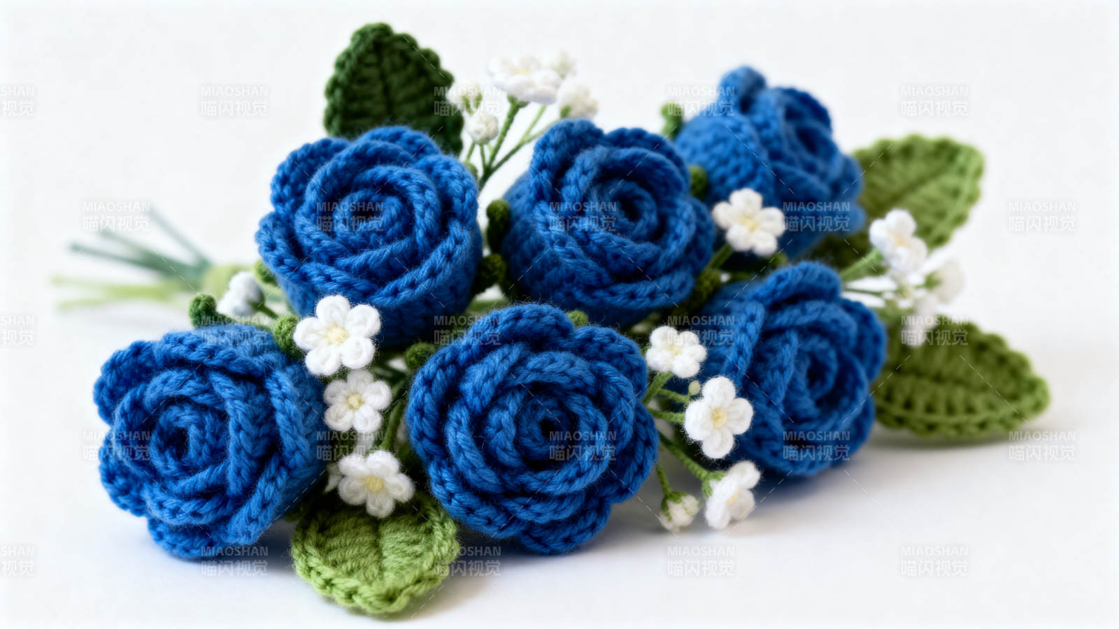蓝色针织玫瑰花束图片