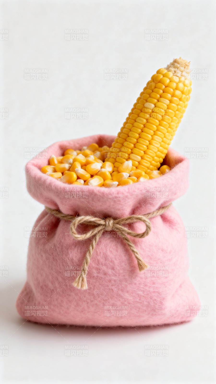 粉色布袋与玉米的组合图片