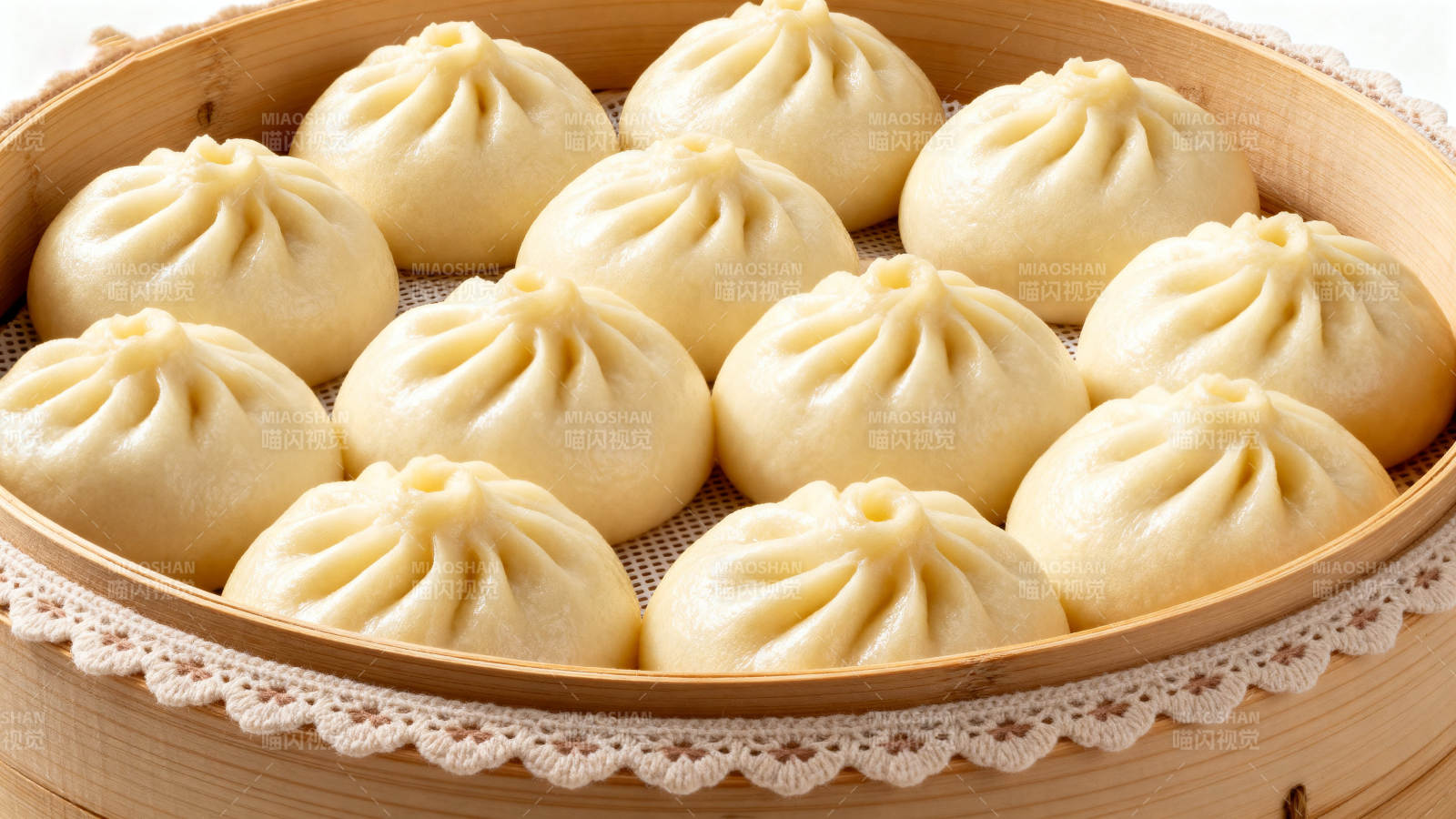 蒸笼里的鲜肉包子图片