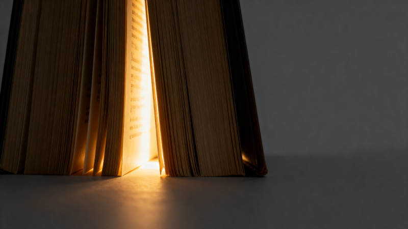 书本中的光束图片