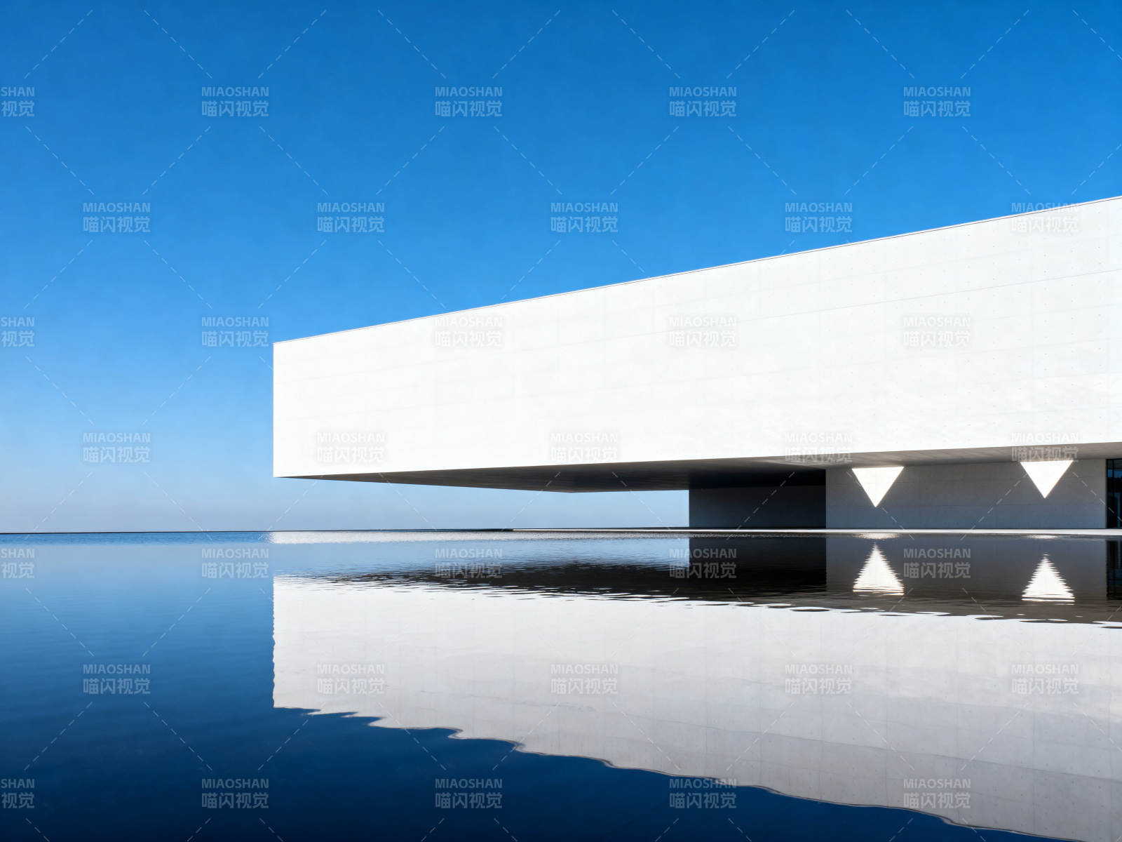 极简建筑与水面倒影图片