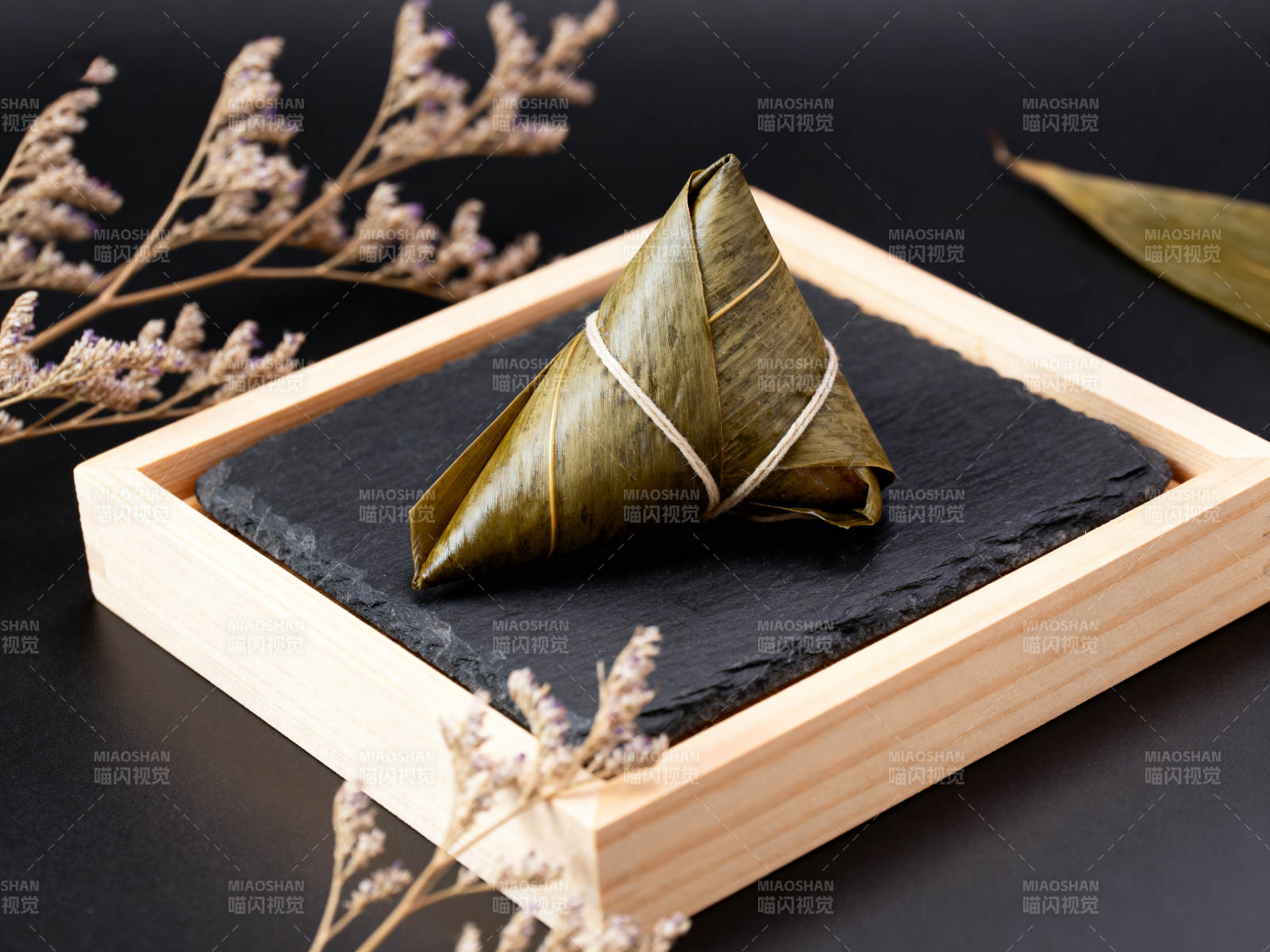 传统粽子特写展示图片