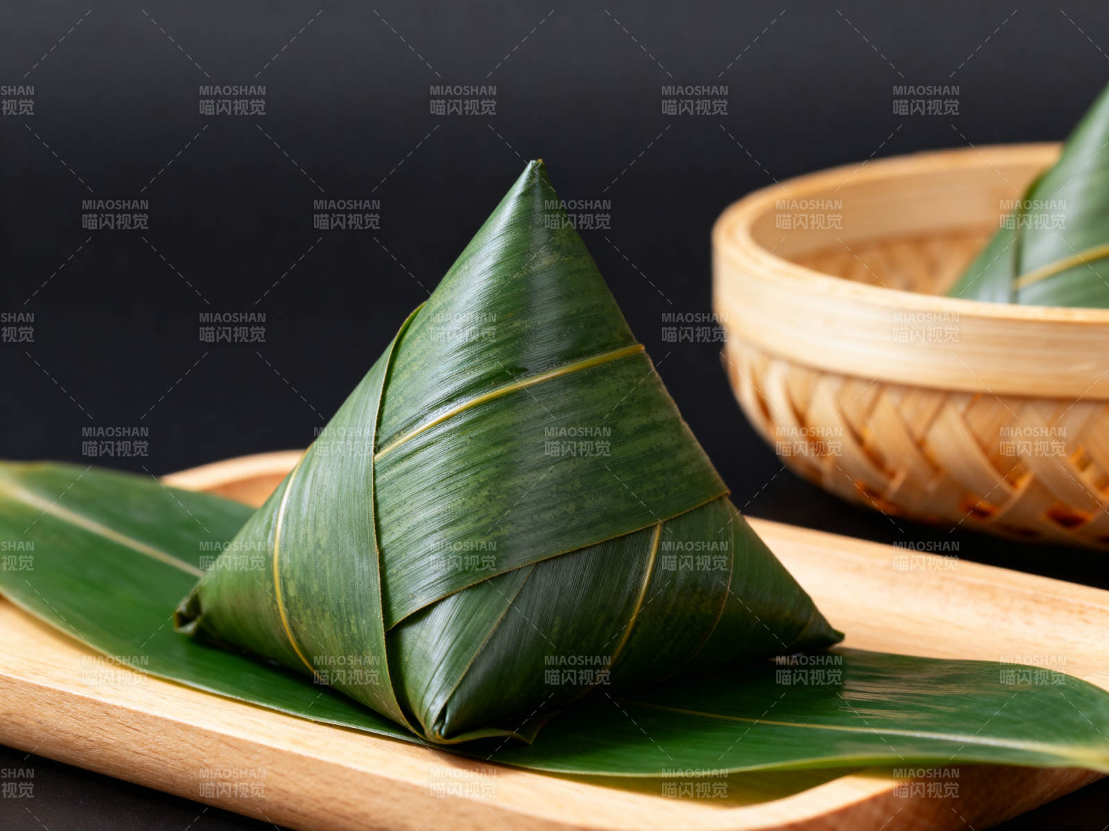 端午节传统粽子特写图片