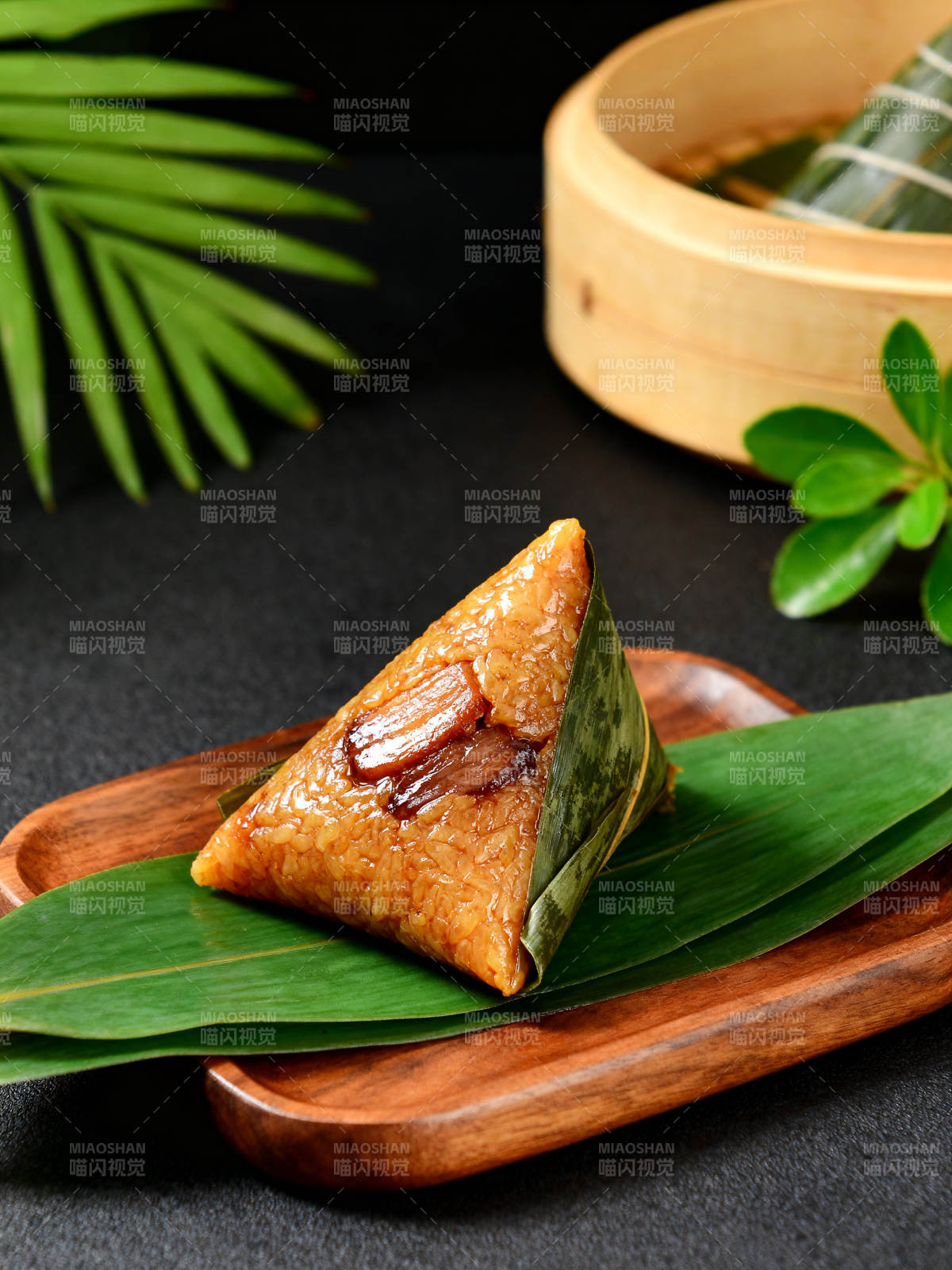 美味肉粽传统美食图片