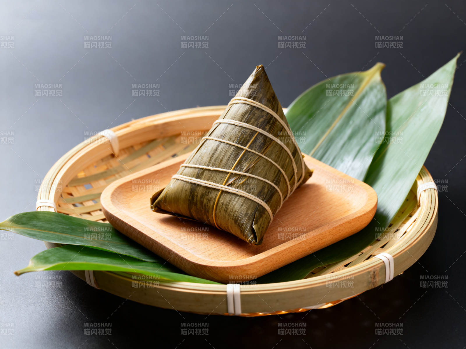 端午节传统粽子特写图片