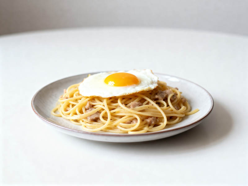 意面煎蛋家常美食图片