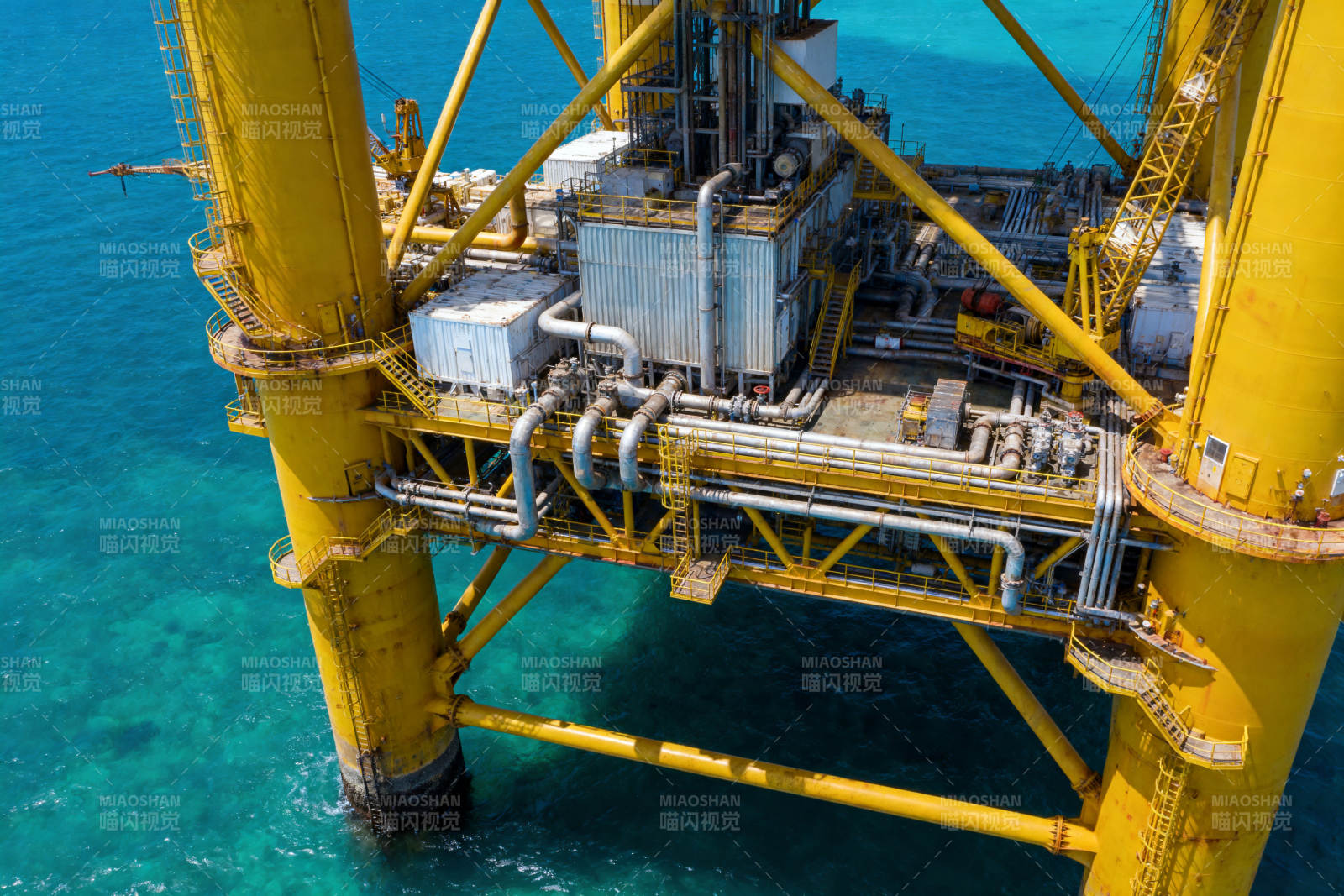 海洋石油钻井平台结构图片