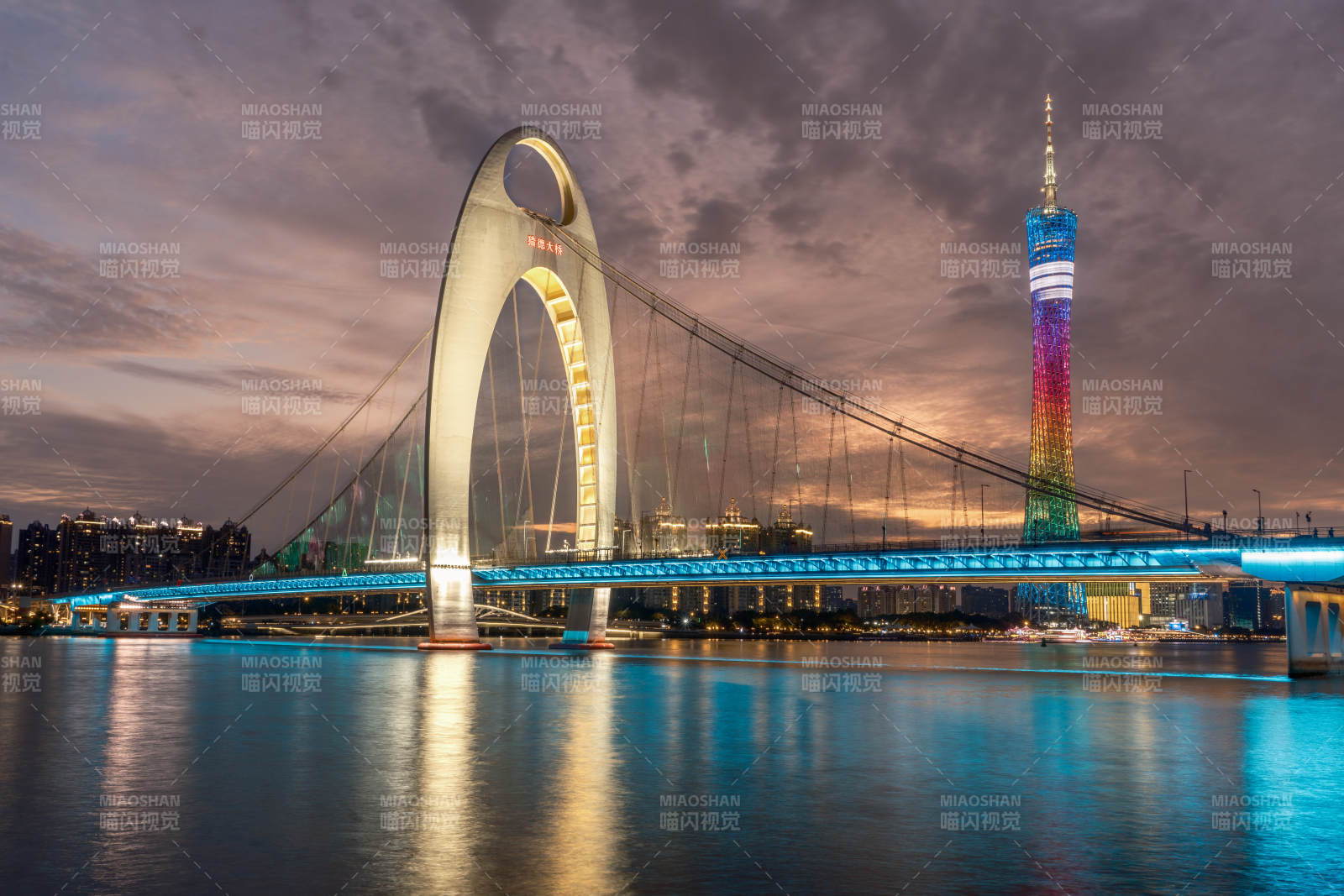 广州夜景桥塔辉映图片