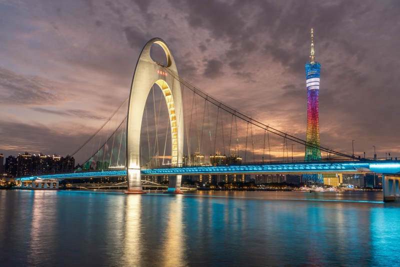 广州夜景桥塔辉映图片