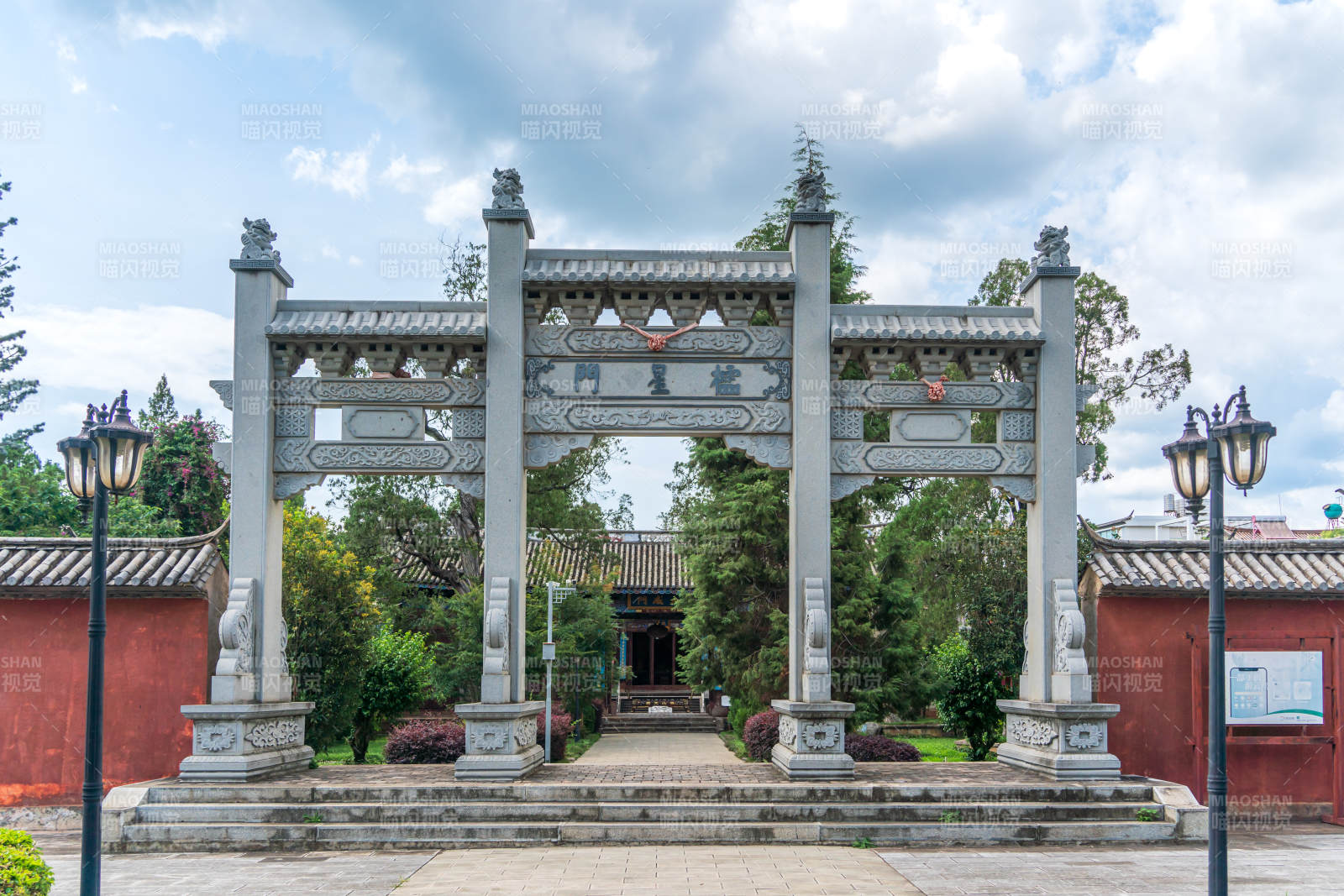古色古香牌坊门图片