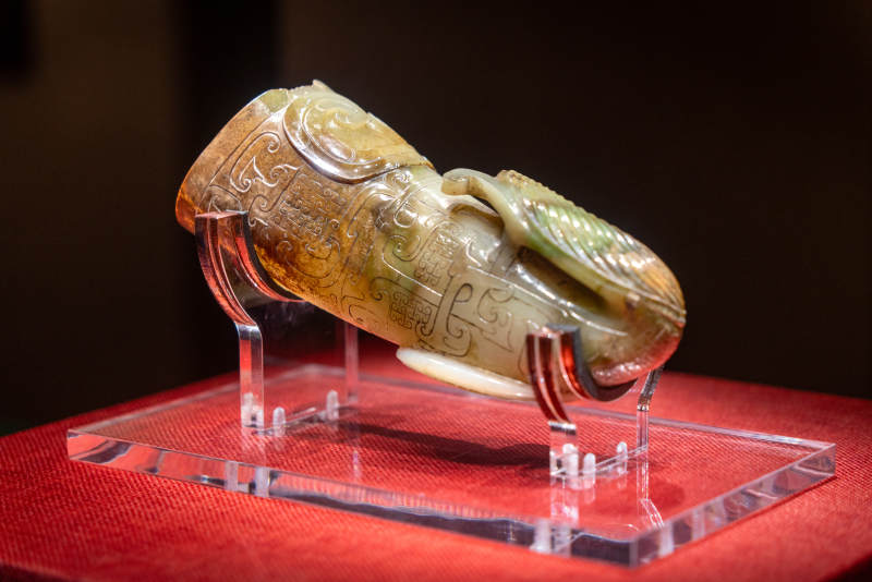 玉雕龙形杯图片