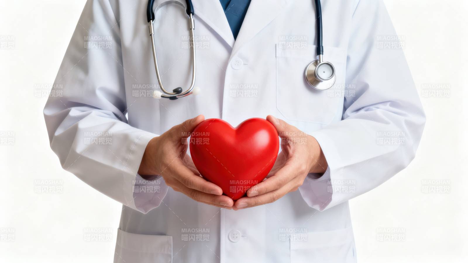 医生守护心脏健康图片